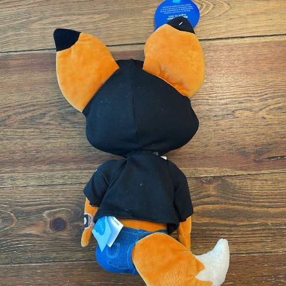 Salesforce Swag | Brandy the Fox 2021 | Dreamforce | Marketing Cloud - Picture 4 of 4